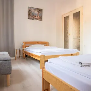 Barát - Teljes Ház Kiadó Kerttel, 4 Szeged